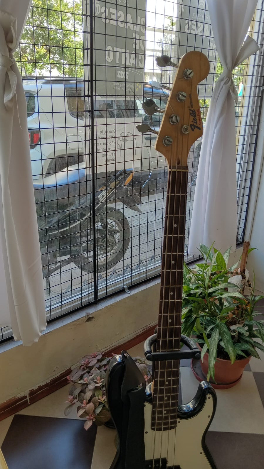 Frente de espacio de educacion musical sastre